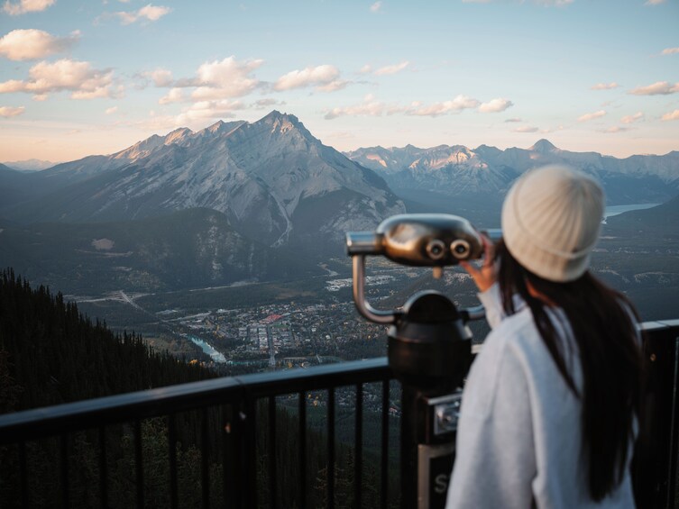 From Canmore: Explore Banff with Lake Minnewanka Cruise and Banff Gondola 1