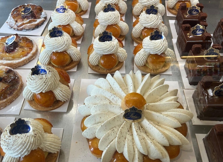 Picture 1 for Activity Paris Montmartre Food Tour: Pastry Classics & Innovations 4