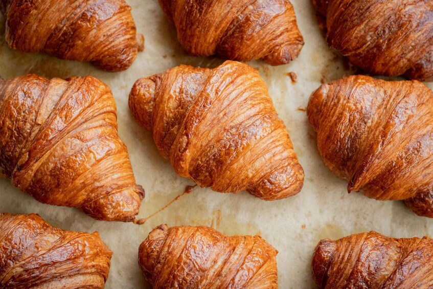 Picture 10 for Activity Paris Pastry Food Tour: Classics & Innovations (8 Tastings) 2