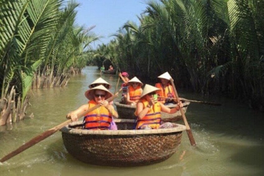 Experience Basket Boat Ride Hoi An With Locals 4