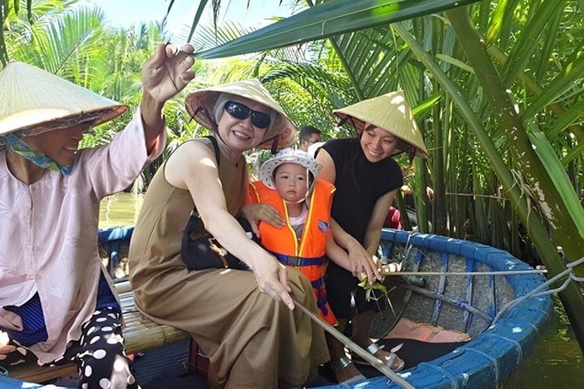 Experience Basket Boat Ride Hoi An With Locals 5