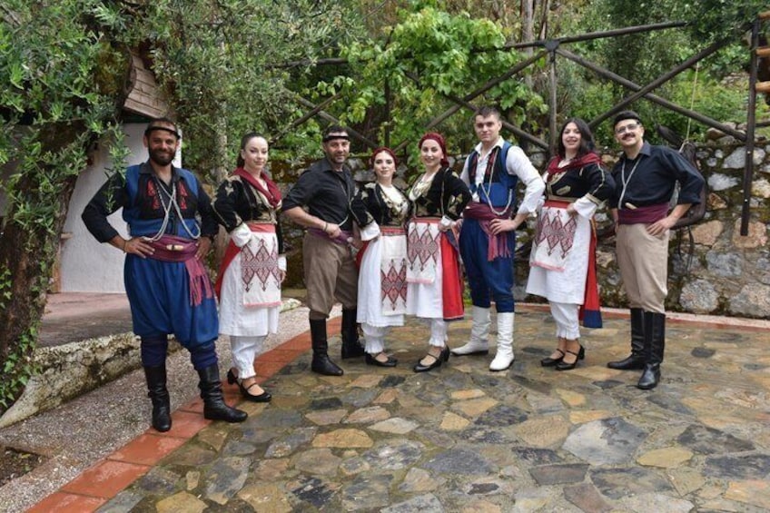 Cretan Evening with Live Show, Buffet Dinner and Wine 3