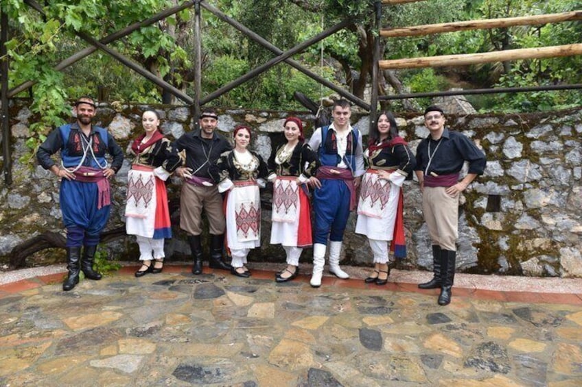 Cretan Evening with Live Show, Buffet Dinner and Wine 4