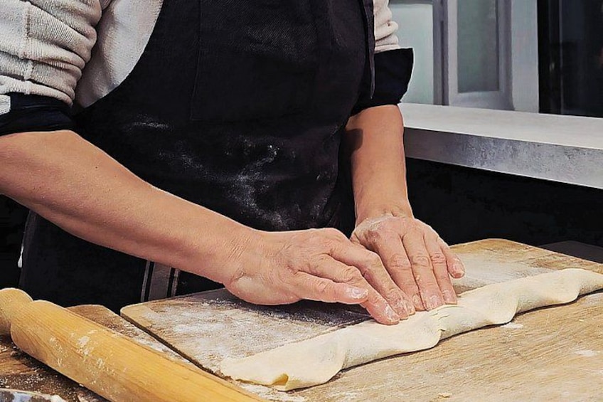 Parma City Center Pasta Making with Wine and Parmesan 4