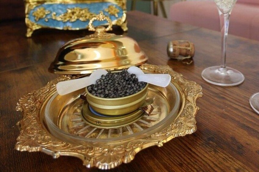 Vellor Caviar Tasting Experience with Champagne 3