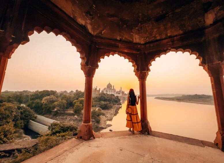 Agra: Evening Taj Mahal Tour with Sunset View by Car & Guide 3