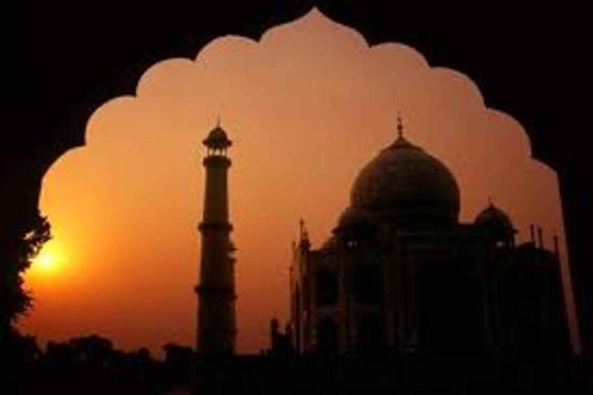 Picture 2 for Activity Agra: Evening Taj Mahal Tour with Sunset View by Car & Guide 4