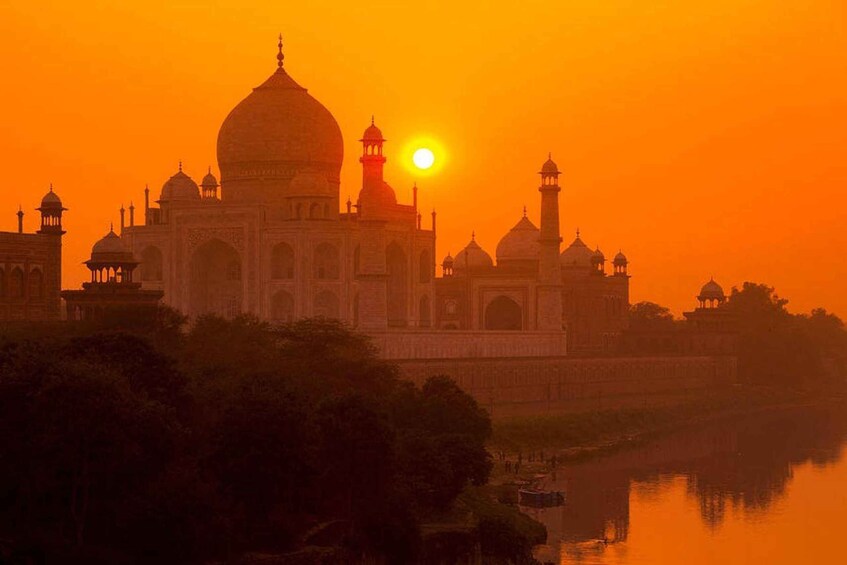 Picture 4 for Activity Agra: Evening Taj Mahal Tour with Sunset View by Car & Guide 1