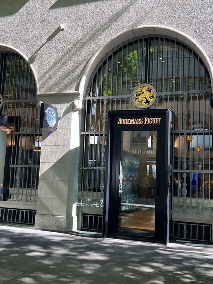 Picture 9 for Activity Zurich: Private Banking, Luxury Shopping & Gold Coast Cruise 3