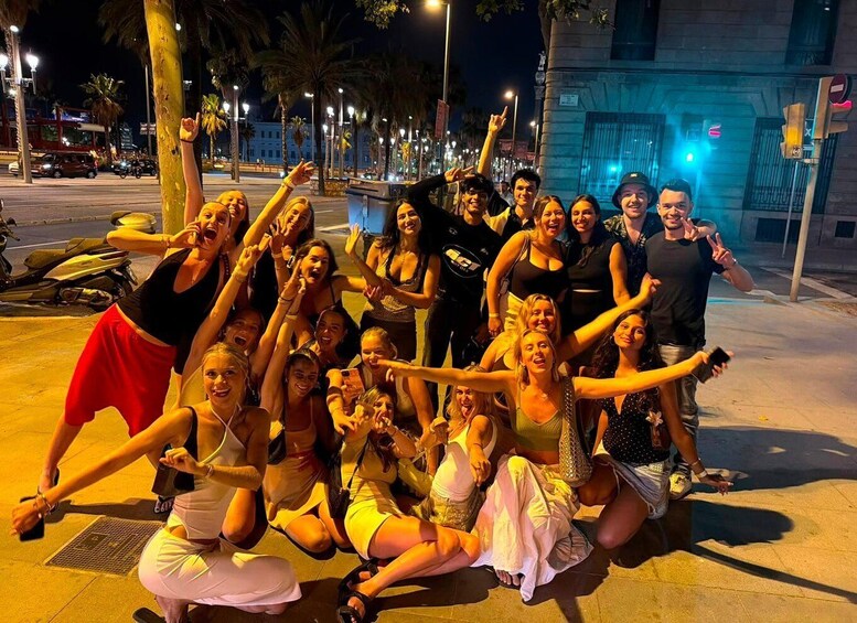 Picture 2 for Activity Barcelona Party Night Tour Bars & VIP Club Pass 2