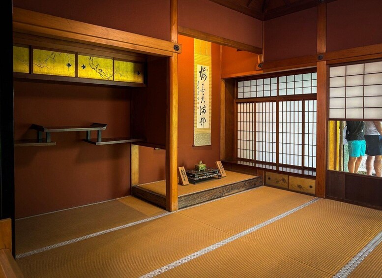 Picture 27 for Activity Kanazawa: Castle & Samurai History Walking Tour 3