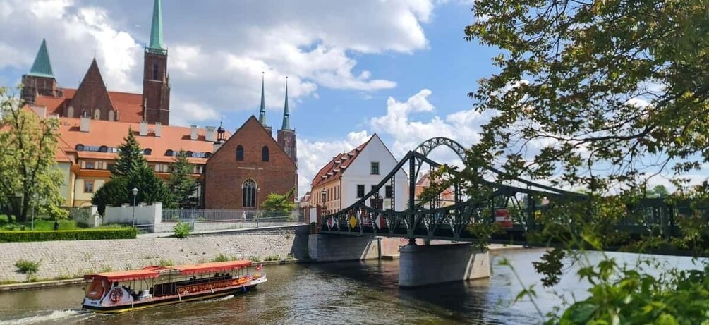 Picture 3 for Activity Wrocław: boat or gondola cruise with a licensed guide 2
