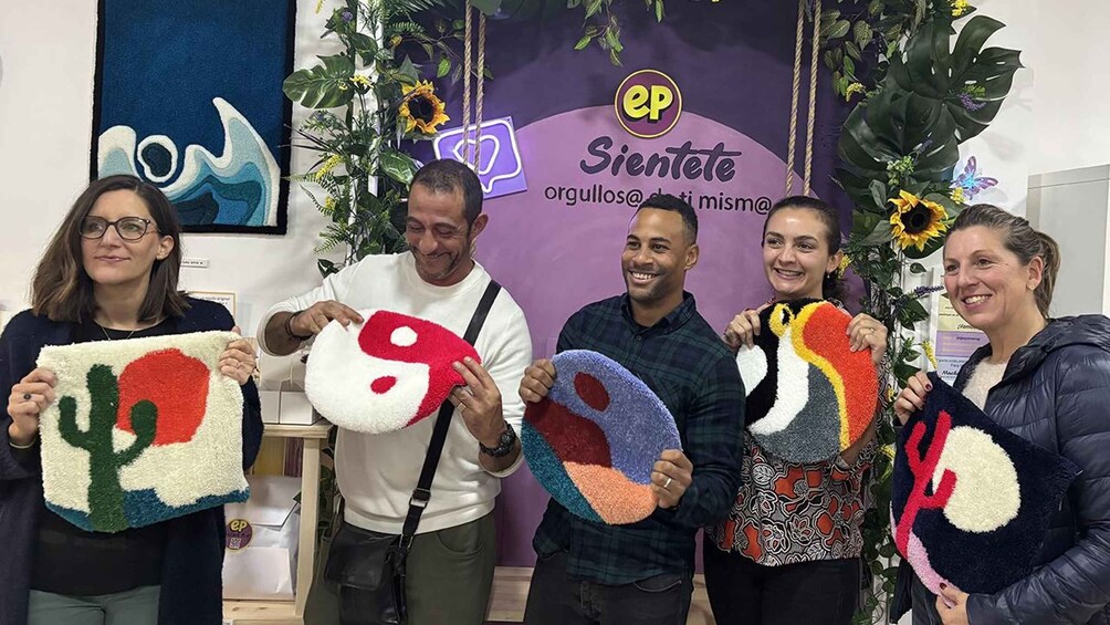 Picture 16 for Activity TUFTING: Learn how to make a rug during a fun class in Valencia 2
