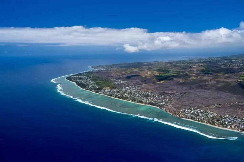 Picture 12 for Activity Flight over Réunion Island at 3,200 meters above Piton des Neiges 3