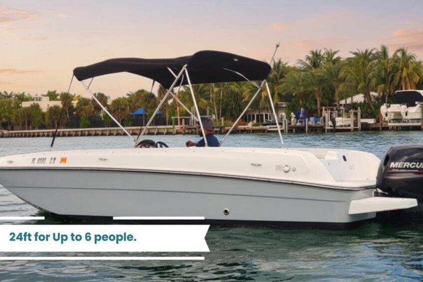 Miami Shared Small-Group Boat Tour: River, Bay & Skyline Views 5