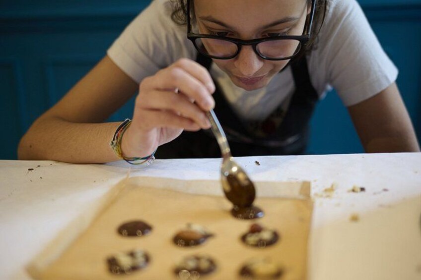 2.5h Praline & Mendiants Chocolate Workshop in Ghent 4