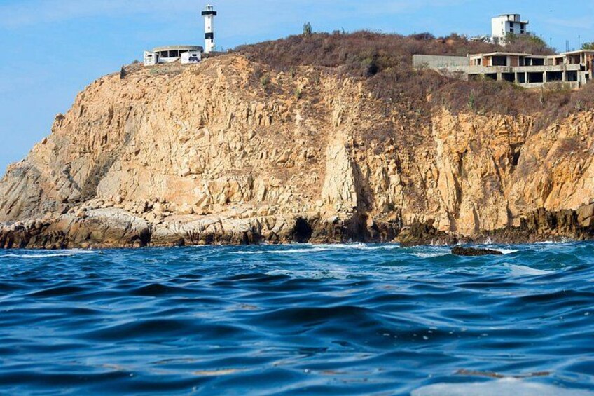 Guided Tours of the 7 Bays of Huatulco Oaxaca in Catamaran 4