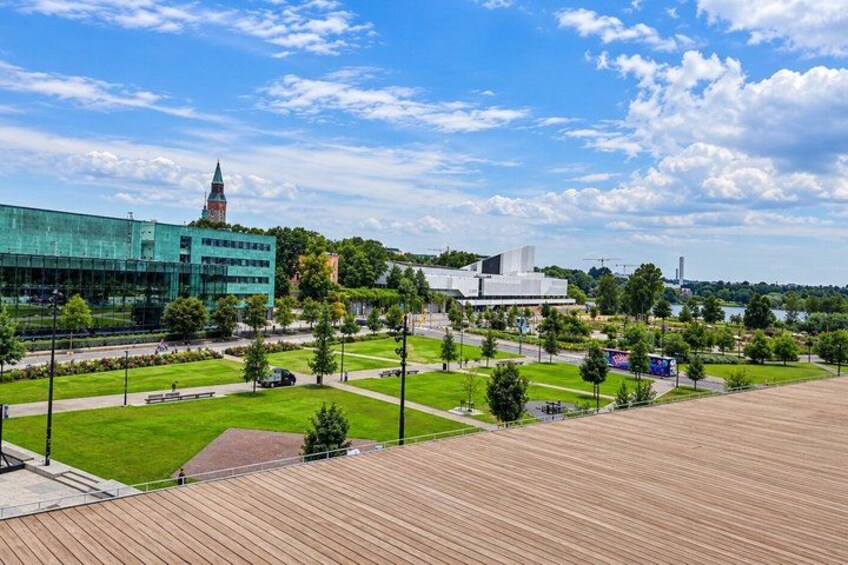 Helsinki and Suomenlinna Guided Sightseeing Tour 2