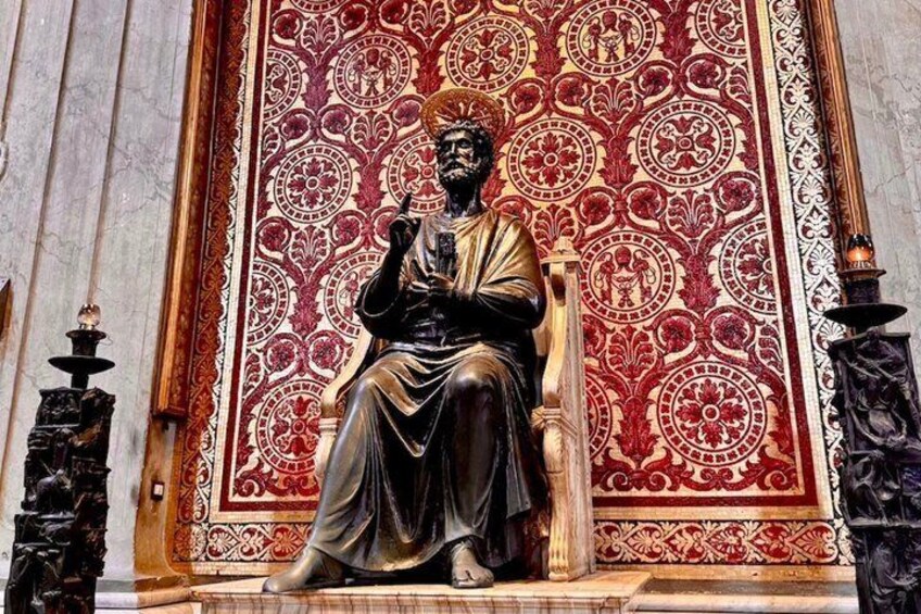 St.Peter’s Basilica, Papal tomb, Grottoes tour & Dome access 5