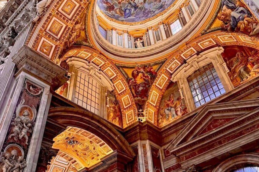 St.Peter’s Basilica, Papal tomb, Grottoes tour & Dome access 3