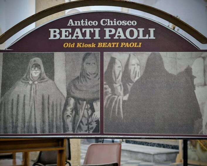 A display titled 'Antico Chiosco BEATI PAOLI' with three grayscale portraits. 3