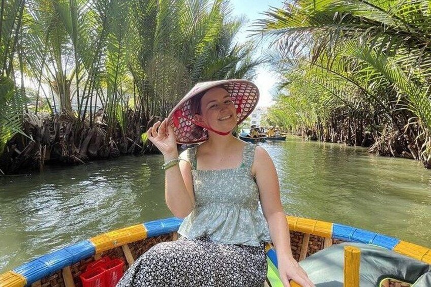 Explore Hoi An Ancient Town and Coconut Forest by Basket Boat 4