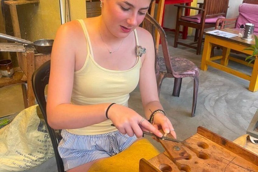Craft Your Own Jewelry in our Workshop with snack 3