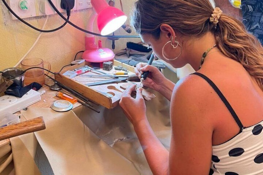 Craft Your Own Jewelry in our Workshop with snack 4