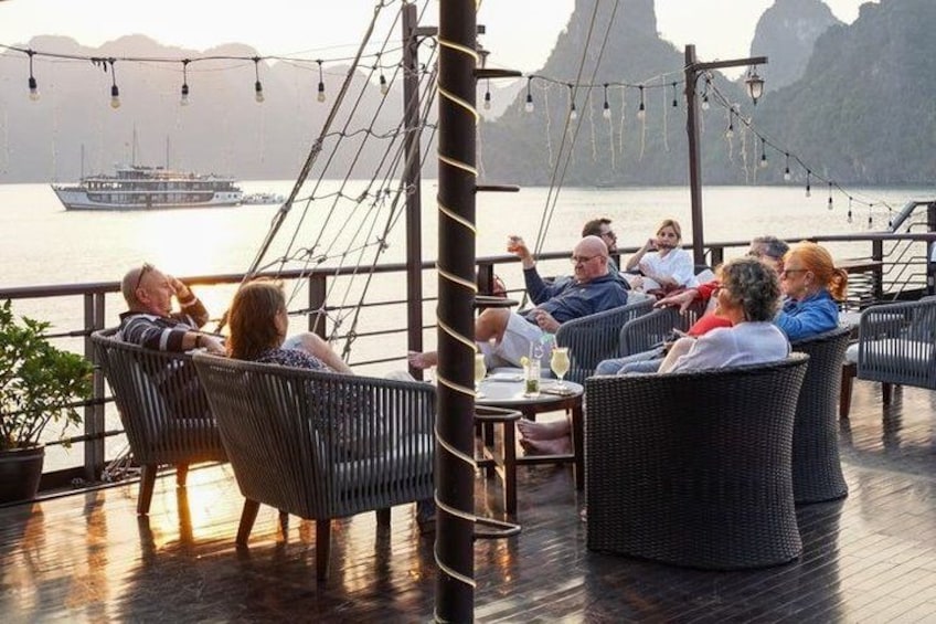 Ha Long Bay Cruise 5 Star Luxury Buffet Jacuzzi from Hanoi 2