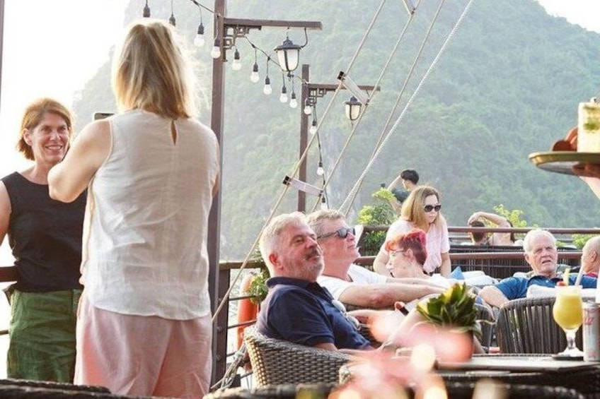 Ha Long Bay Cruise 5 Star Luxury Buffet Jacuzzi from Hanoi 3