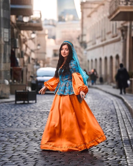 Baku: Old City Cultural Photoshoot in Azerbaijani Dress 1