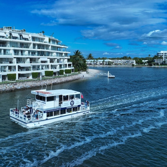 Noosa Queen Seafood Lunch - Complimentary drink on arrival 2