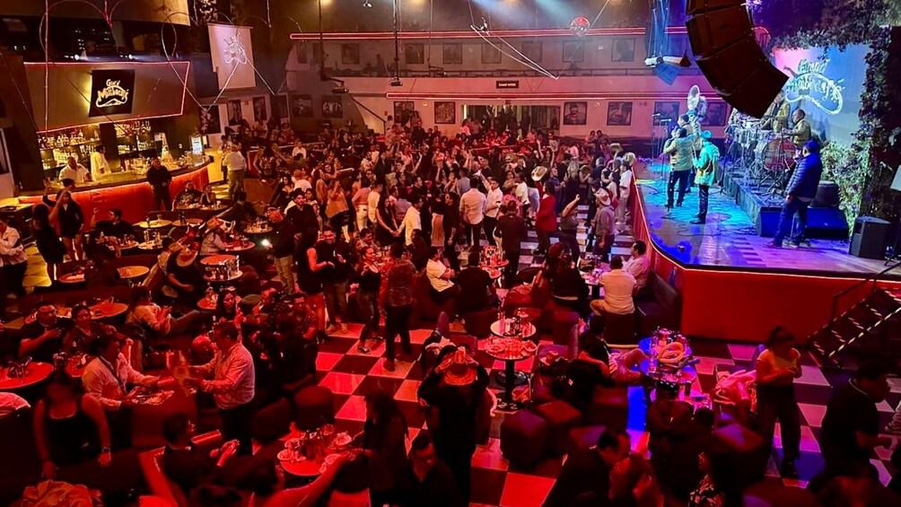 Salsa con amigos  5
