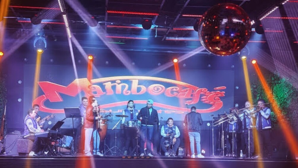 Salsa con amigos  1