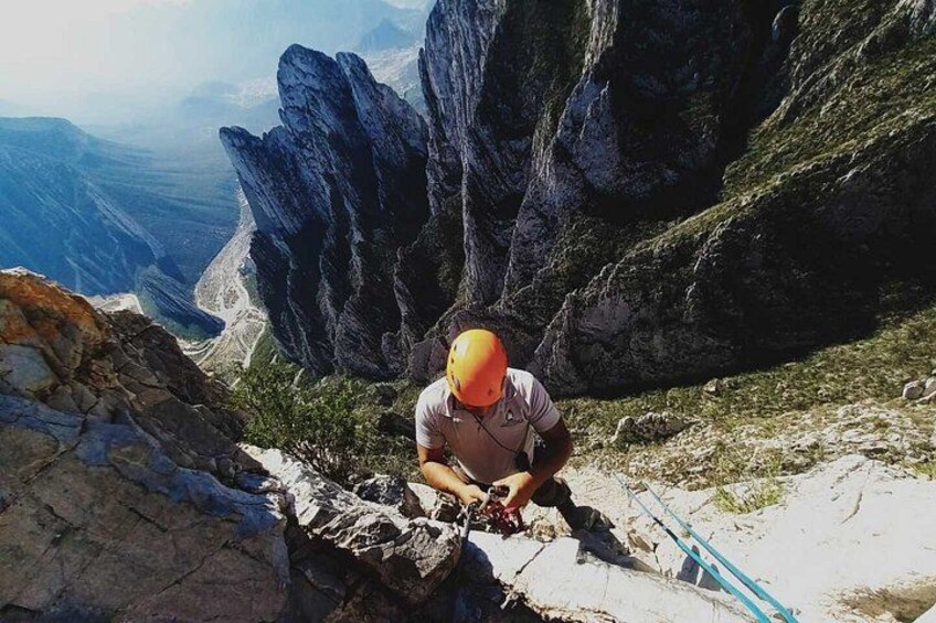 Nest of Aguiluchos Rappel and Hiking in Monterrey 4