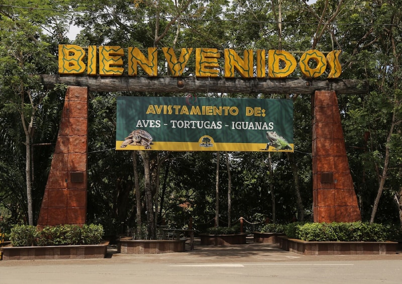 Hacienda Nápoles Theme Park Tour from Medellín 1