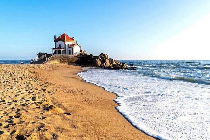 Porto Half Day Jeep Tour Old Town Food, River and Coast Adventure 4