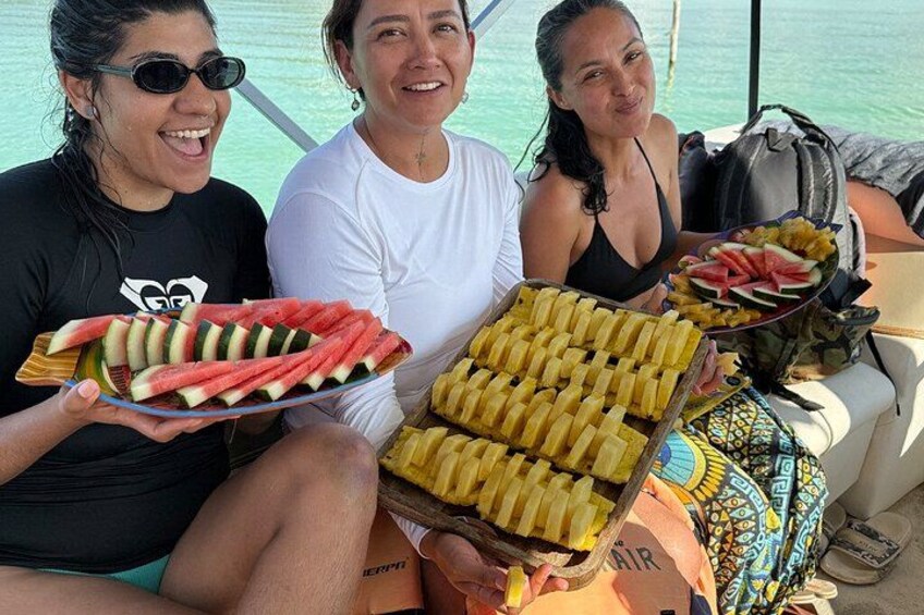 Bacalar Tour from Costa Maya Visit the Lagoon of Seven Colors 3