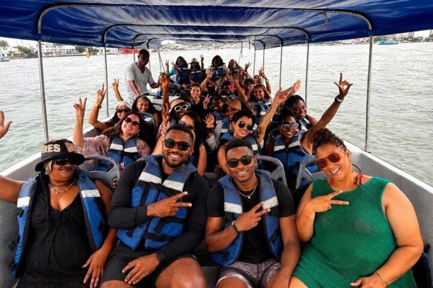 Cartagena Urban Party Boat to Cholón: 5 Stops with Lunch & Drinks 2