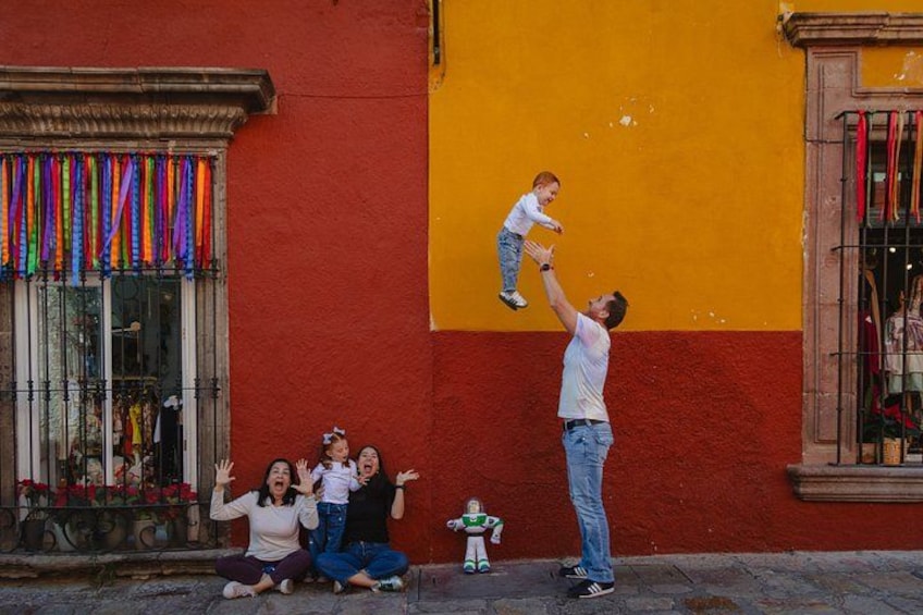 Art in Motion An Authentic San Miguel Photo Experience 1