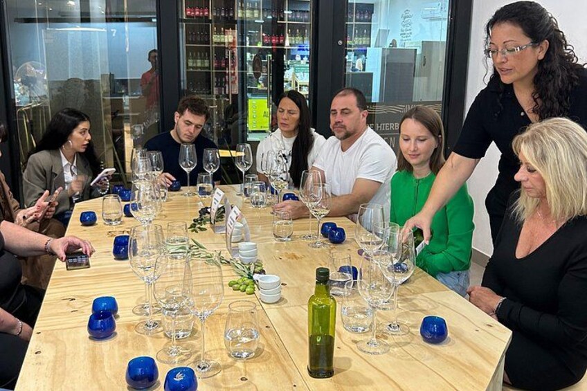 Learn to Taste Wine Like a Sommelier: Interactive Wine Tasting 5