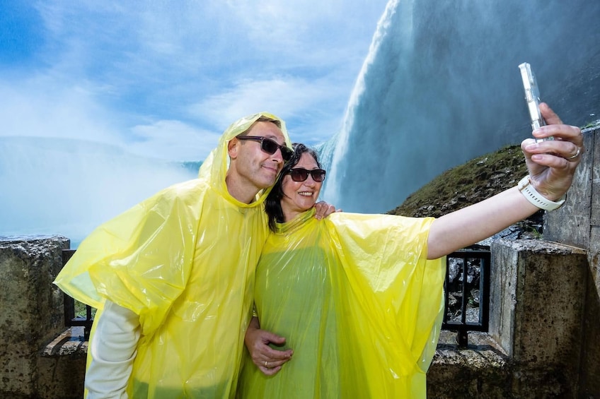 Toronto to Niagara Falls Day Trip with Roundtrip Transportation 2