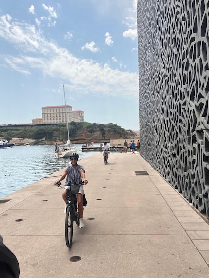 Picture 8 for Activity Marseille: Sightseeing E-Bike Tour 2 2