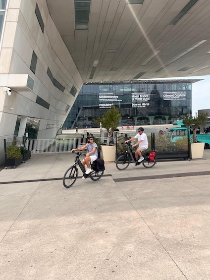 Picture 7 for Activity Marseille: Sightseeing E-Bike Tour 2 3
