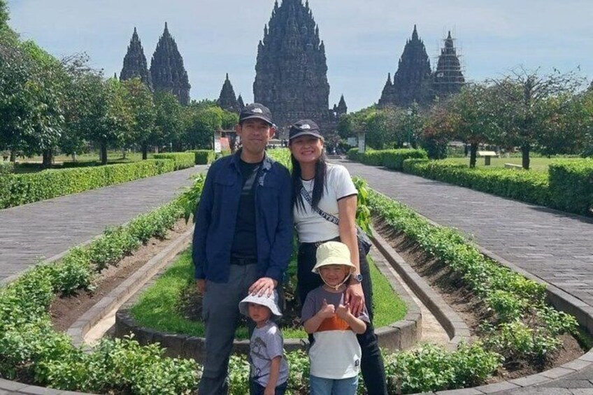 Borobudur Temple Climb Up & Prambanan Temple Full Day Tour 4