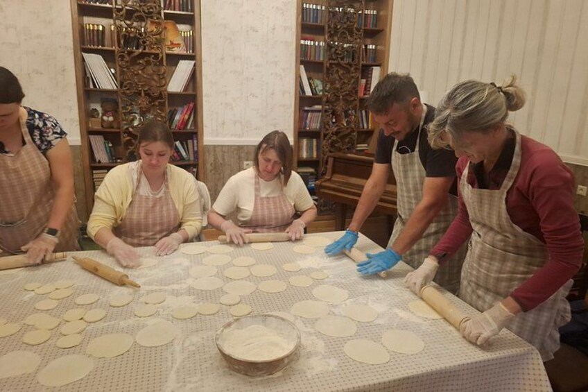 Kutaisi Cooking Class: Khinkali and Khachapuri with Wine Tasting 4