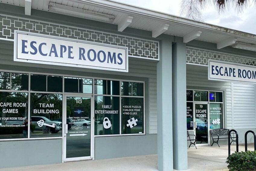 It's a Dogs' Life Escape Room Game (2-6 Players) Jupiter 5