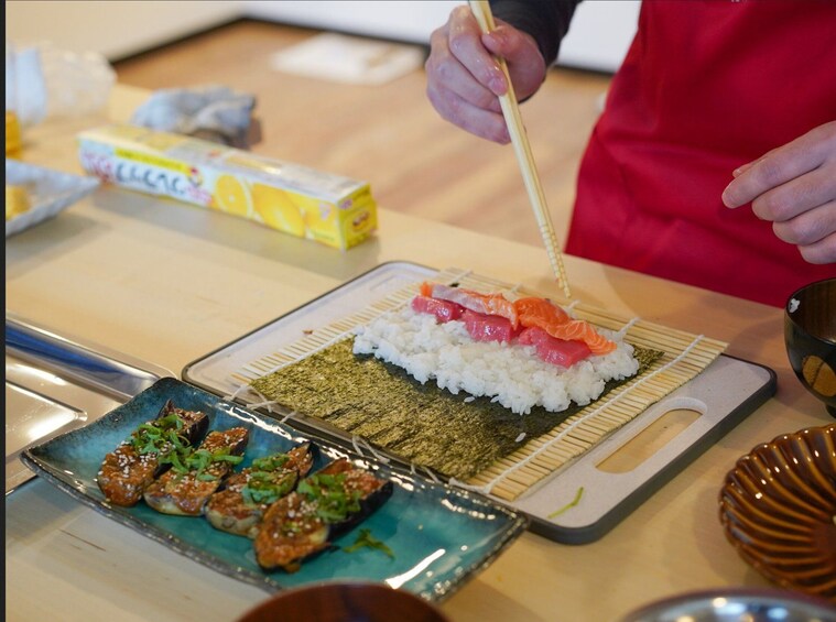 Tokyo Sushi Class & Supermarket Tour: Make Sushi & Enjoy Lunch 1