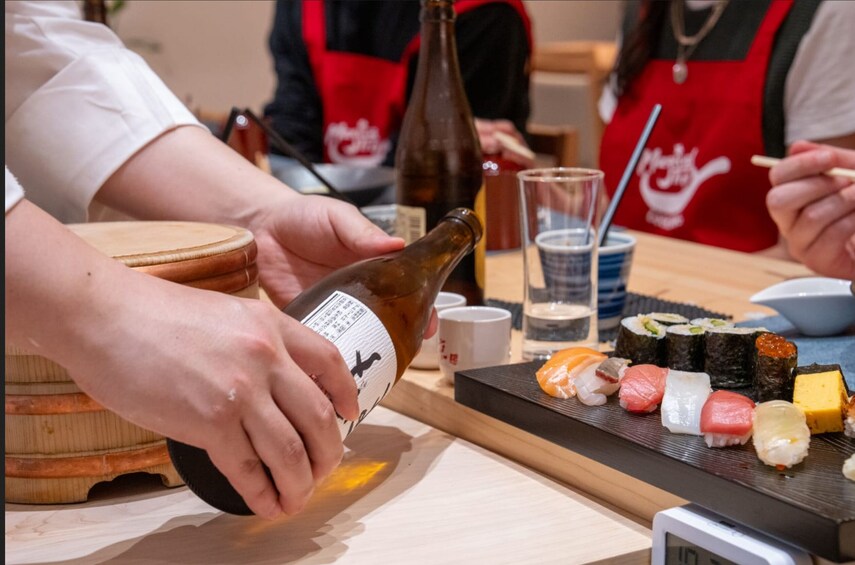 Tokyo Sushi Class & Supermarket Tour: Make Sushi & Enjoy Lunch 4