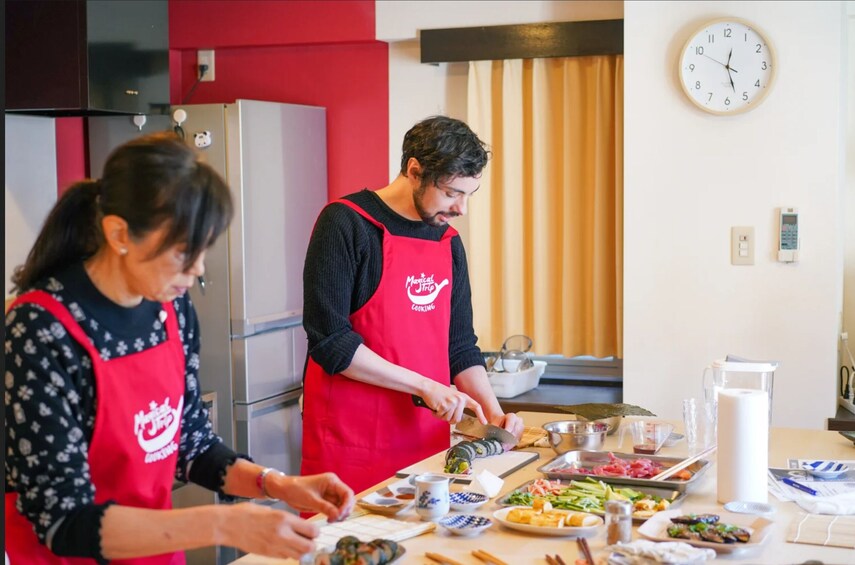 Tokyo Sushi Class & Supermarket Tour: Make Sushi & Enjoy Lunch 3